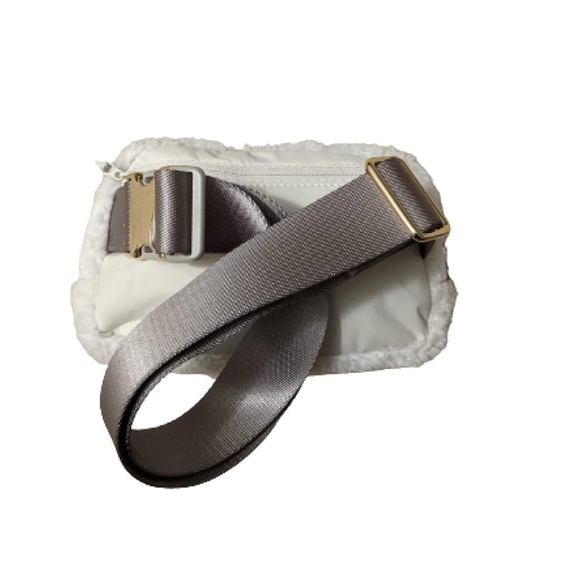 Lululemon Cozy Cream Sherpa Crossbody Bag LIKE NEW - Picture 3 of 5